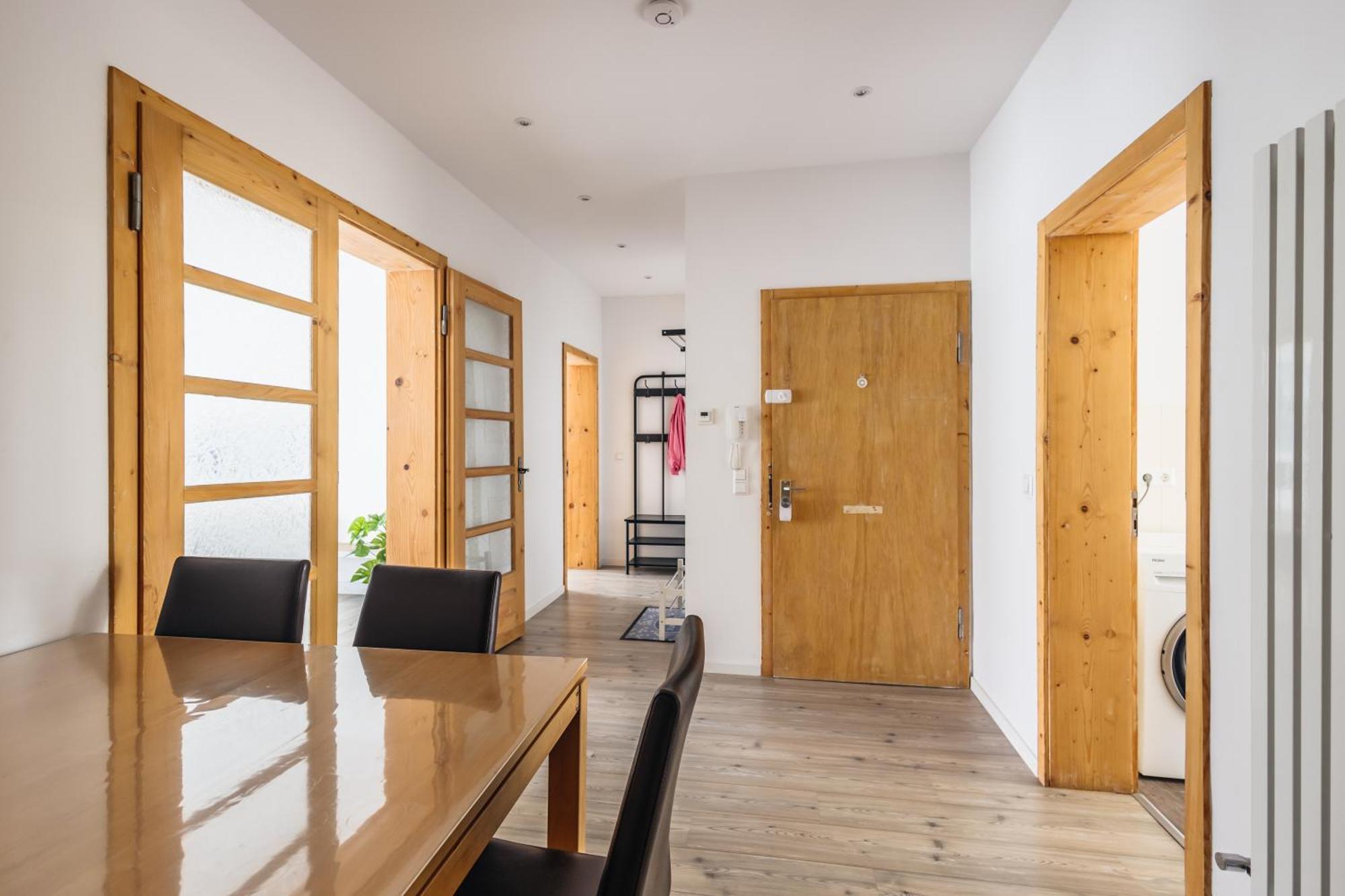 הנובר Centrally Located 2-Room Apartment מראה חיצוני תמונה